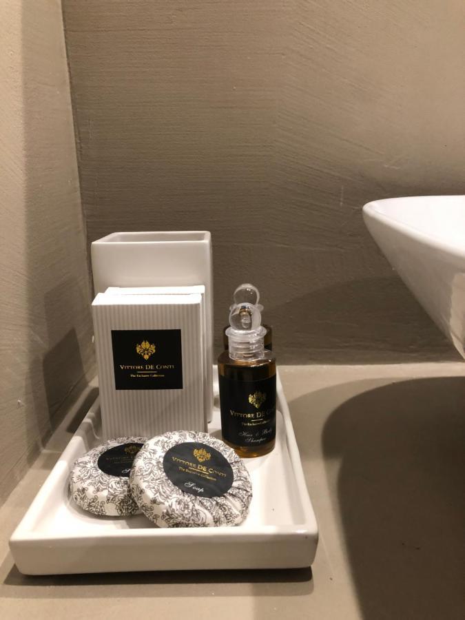 Ai Propilei Del Duomo Luxury Suite Lecce Bagian luar foto