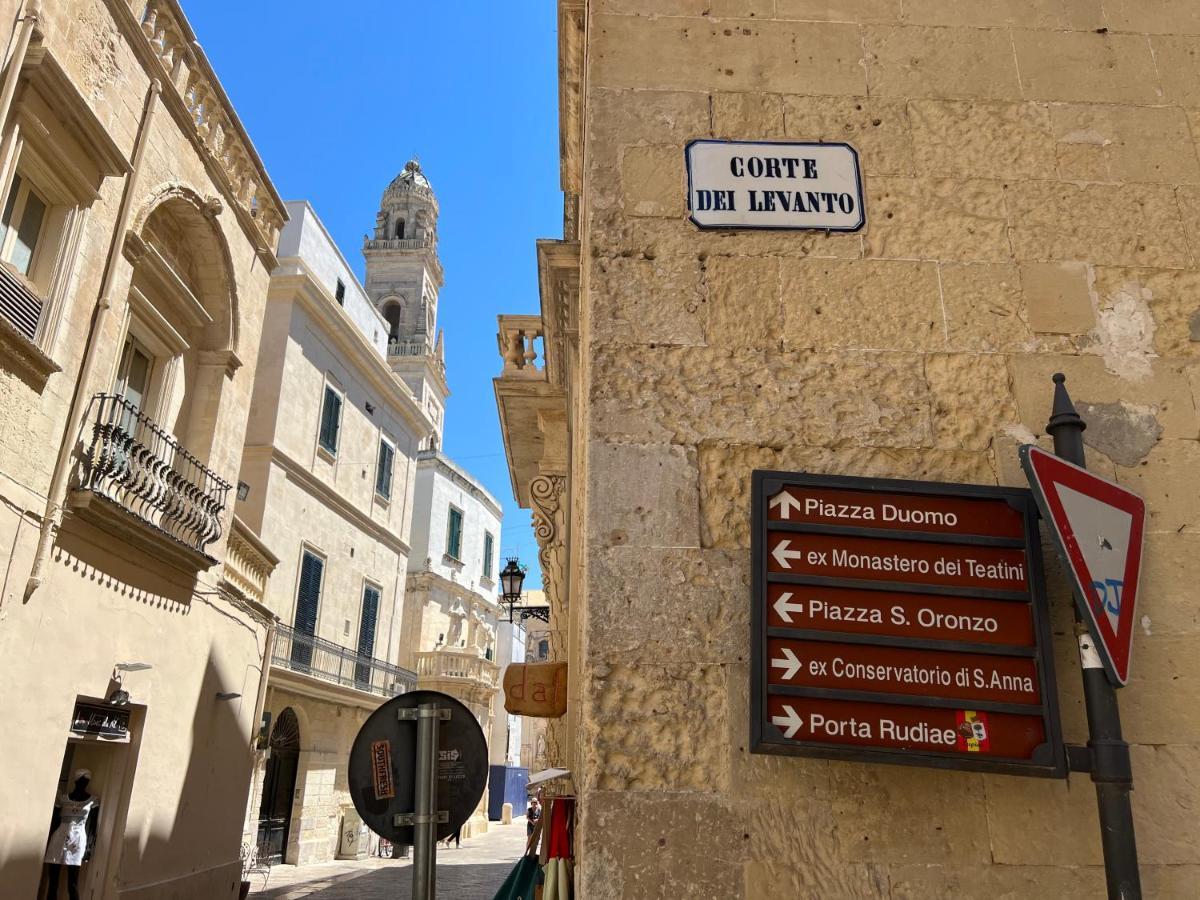 Ai Propilei Del Duomo Luxury Suite Lecce Bagian luar foto